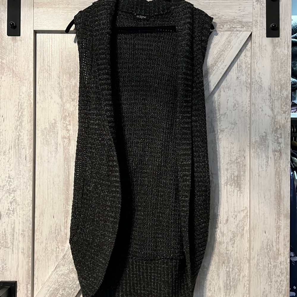 Eclipse sweater vest